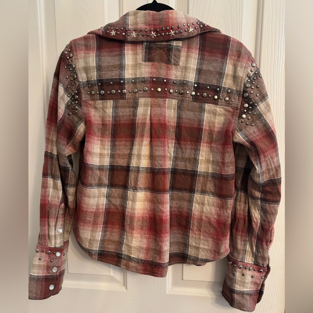 Free People We The Free We The Free Marfa Studded Shirt NWT Size XS Neutral - Picture 10 of 10